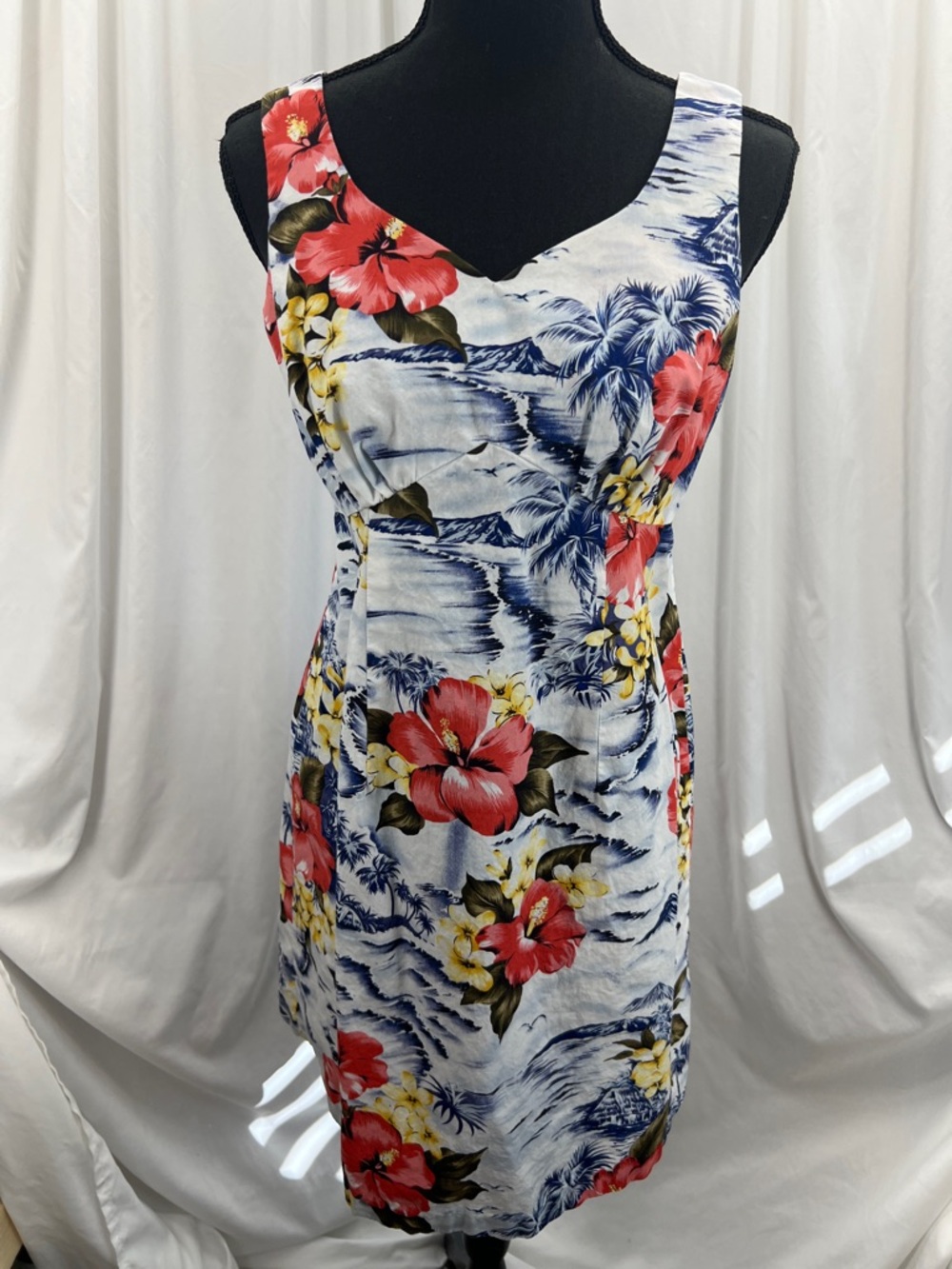 Tropical Hawaii Floral Mini Dress in White and Red Hilo Hattie Women’s Size 6